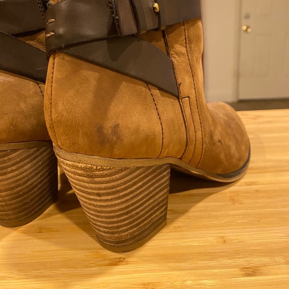 Brown booties!  Size 7.5. - Picture 2 of 6